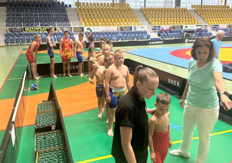 vážení našich borců pod dohledem zdravotnice Jezdinská Lenka
