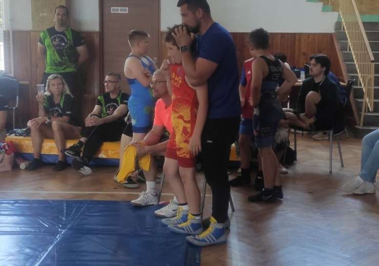 Fedotov Alexej před bojem s trenérem Ivanem Fedotovem