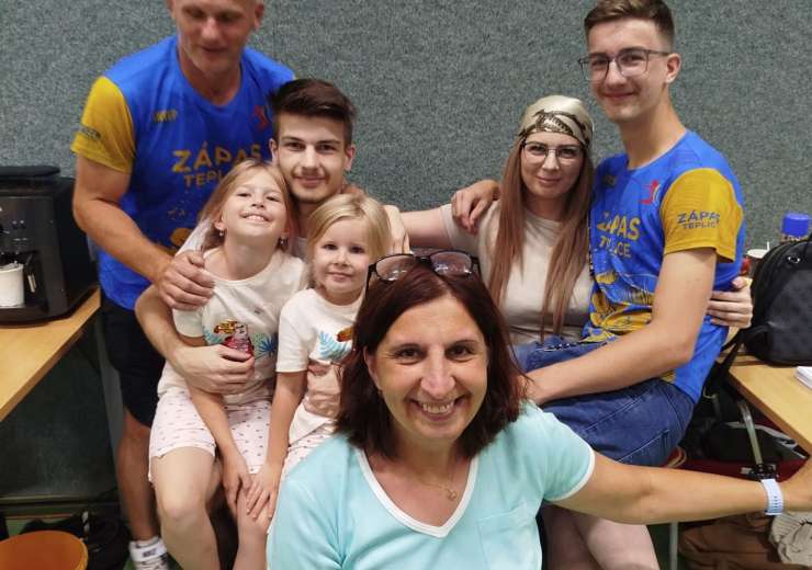 Jezdinský Pavel,Samuel,Sabina,Sean,Lenka a vnučky Eliška,Štěpánka