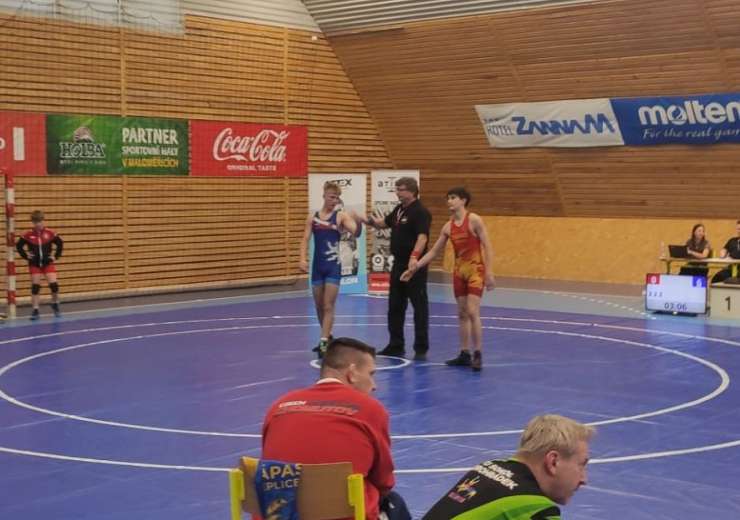 Pantazi v červeném