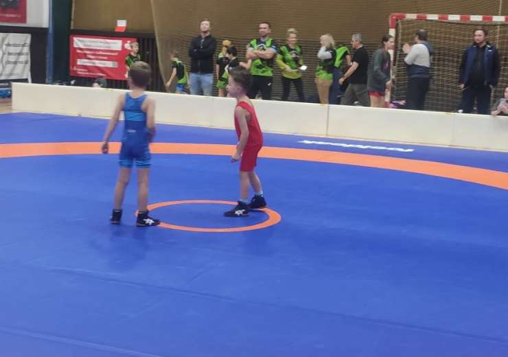 Durec Jonáš v červeném