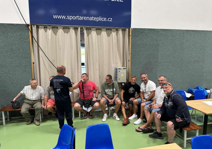 Töth,Pinkas,Choutka,Erl,Holý,Ellschlöger,Šucha,Trnka,Moulis