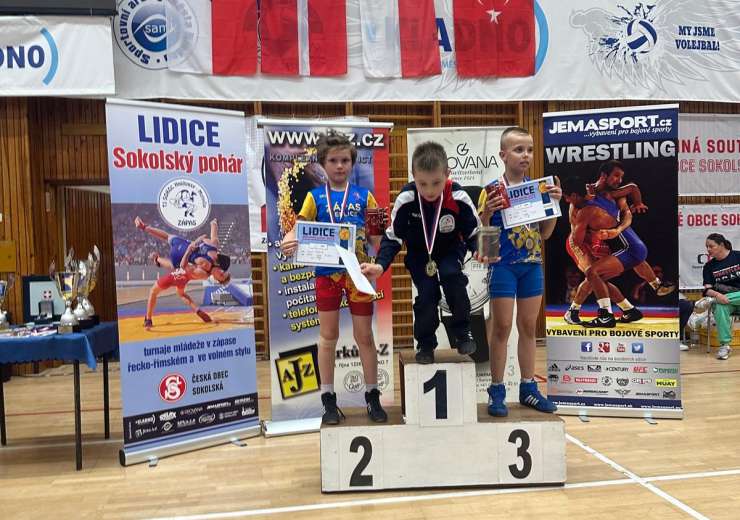 Yaraylov Mikhailo 2 místo,Zidra Eldar 3 místo